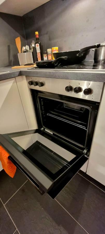 Business Apartment Mit Kuche Fur 1-3 +Netflx+5G Wlan Nahe Der Mhh Im Industrial Design Hannover Exterior photo